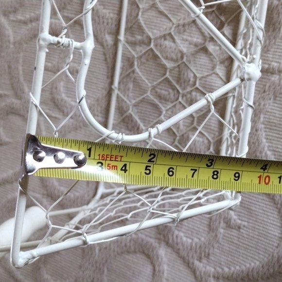 4@30.00 or 22.00 Home Decor/Wire Baskets - Picture 15 of 16